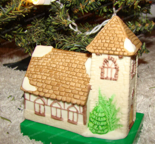 Dept 56, DICKEN'S CHRUCH Porcelain Ornament (5621-8) 1983, New England Village - Picture 1 of 10