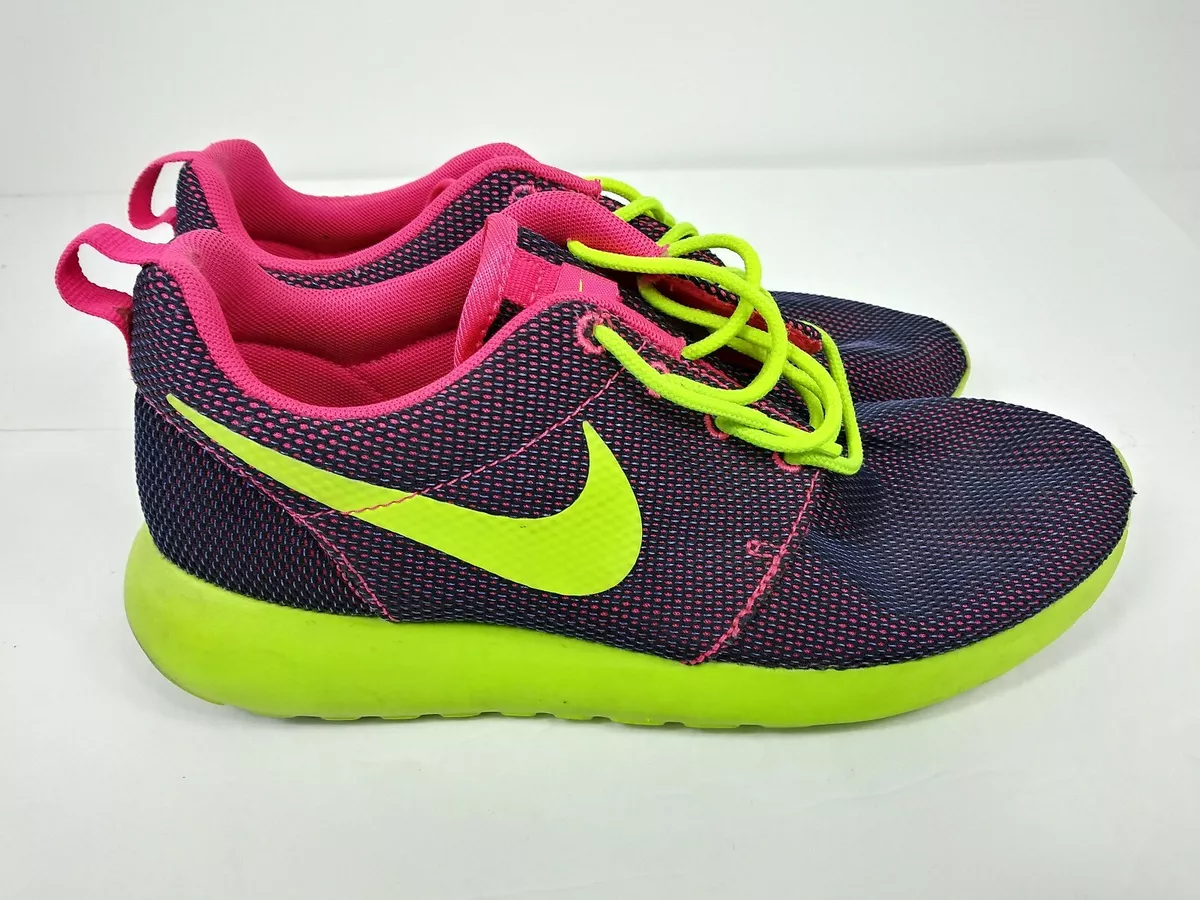 Nike Roshe Run Trainers Shoes Flyknit Print Sneakers Womens 7 Pink