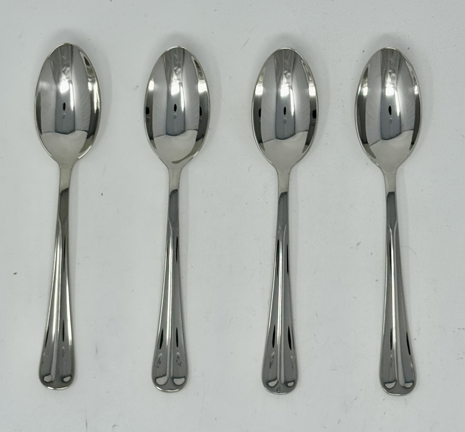 Oneida Dartford Set of 4 Dinner / Oval Bowl Soup Spoons 7