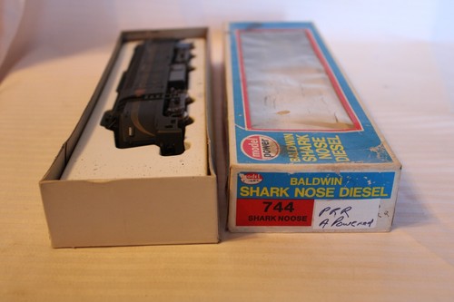Modelo a escala HO Power, nariz de tiburón Baldwin diésel, Pennsylvania, negro #9557 - 744 | Zustand: Used
