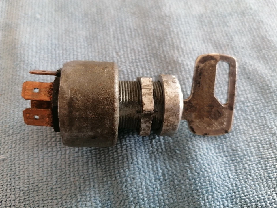 IGNITION BLOCK DAF 33 44 46 66 STARTER WITH KEY - Image 3 of 4