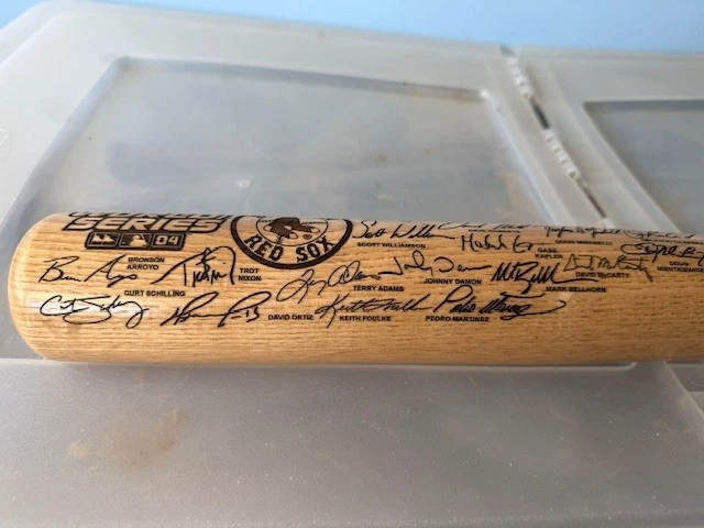 2004 Red Sox World Series Champions Edition Facsimile Signed Bat #3060 of 5000 - Image 3 of 4