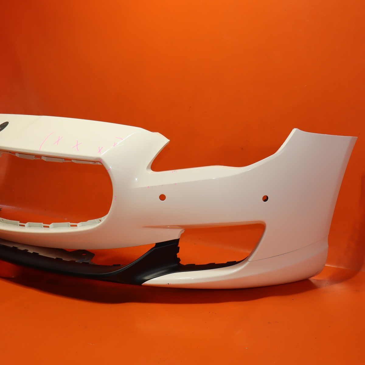 MASERATI QUATTROPORTE FRONT BUMPER 2014 2015 2016 2017 670010256 OEM
