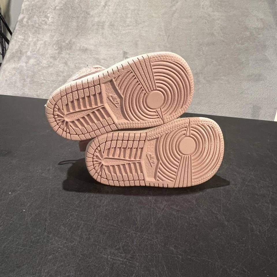 Nike Air Jordan 1 Mid Zapatos Niño Pequeño Talla 4C Rosa Blanco Gamuza FN7537-161 Foto 4 de 4