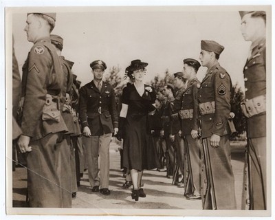 1943 USAAF Duchess of Kent Inspects Former RAF Eagle Squadron News Photo