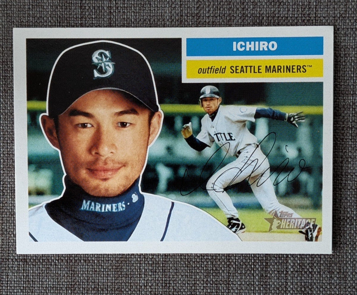 2005 Topps Heritage Ichiro Base Running in Background