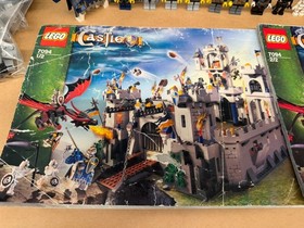 LEGO Castle 7094 King's Castle Siege 10 Minifigures 973 Pieces No Box Pre-Owned