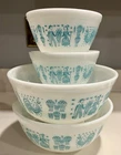 Pyrex Amish Butterprint mixing bowls. Two 403 and two 401