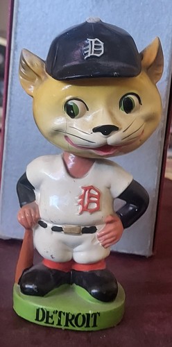 Vintage 1962 Detroit Tigers Bobblehead Japan Tiger Face Paws Green Base (VG) - Picture 2 of 8