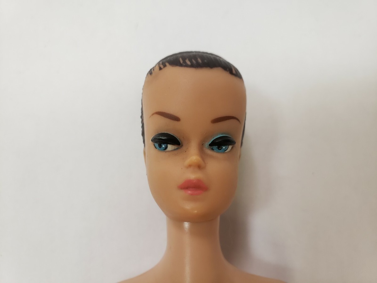 Vintage Original 1963 Barbie Fashion Queen With Wigs & Outfit #870 Near  Mint!