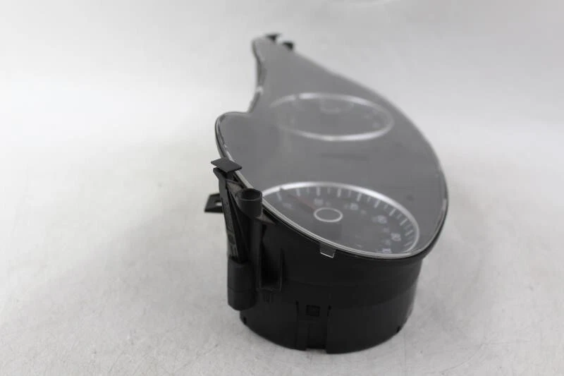 Grupo de velocímetros 102 k millas MPH para Volkswagen Jetta 2011-2012 OEM #28443 Foto 4 de 4