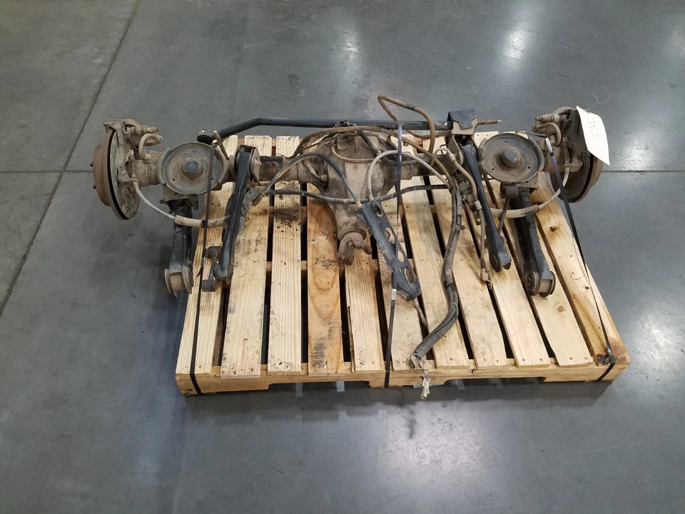 2006 Jeep Wrangler TJ Rubicon Dana 44 Rear Axle Assembly D44 #4801 N10 - Image 3 of 4