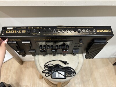 BOSS GT-100 Multi-Effects Guitar Effect Pedal W/AC Adapter Test