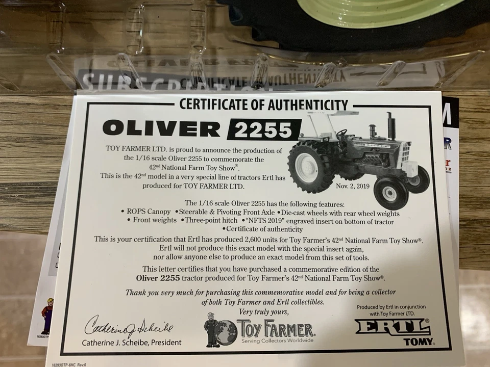 Ertl Oliver 2255 w/ ROPS, National Farm Toy Show Edition 1/16 Scale Diecast - Image 4 of 4