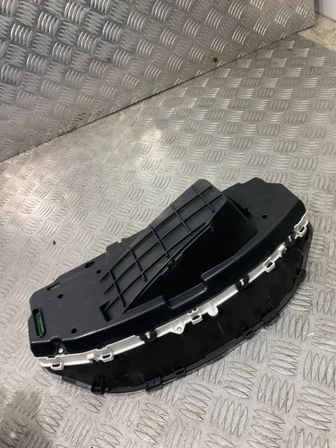 2008 TOYOTA YARIS SPEEDOMETER INSTRUMENT CLUSTER 89661-0D470 #2 - Picture 2 of 3
