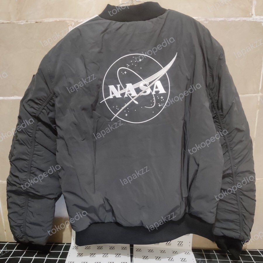 ADIDAS JUVENTUS REVERSIBLE JACKET NASA-INSPIRED LFSTLR BOMBER 2024