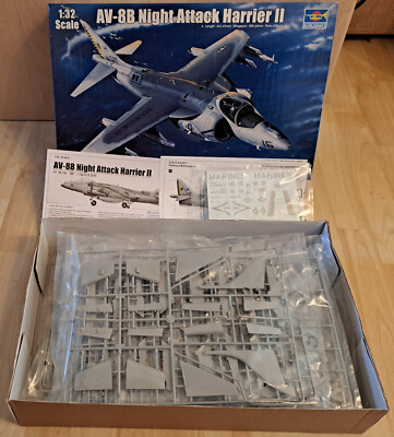 TRUMPETER 1/32 AV-8B NIGHT ATTACK HARRIER II (02285)