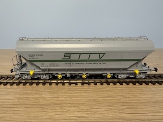 Rivarossi 2129 wagon trémie couvert Uas STIV DB gris/vert/jaune HO Époque IV
