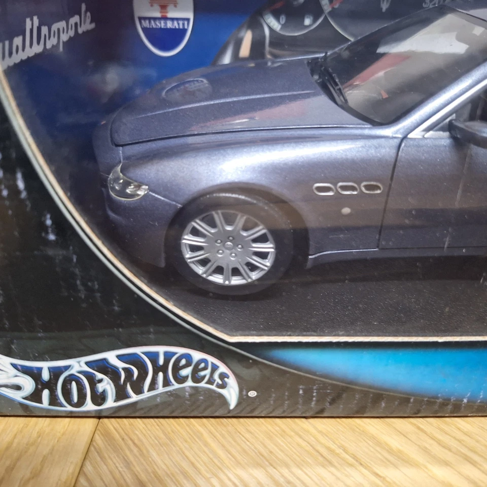 MASERATI QUATTROPORTE MARCA HOT WHEELS 1/18 - Immagine 2 di 4