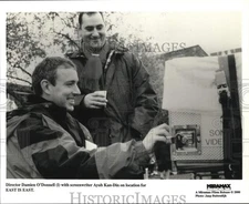 2000 Press Photo Damien O'Donnell and Ayub Kan-Din on set of "East is East."