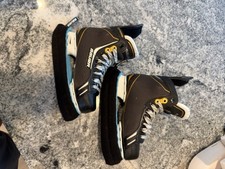 BAUER SUPREME 2S PRO Ice HOCKEY SKATES Size US5 Preowned Great Condition