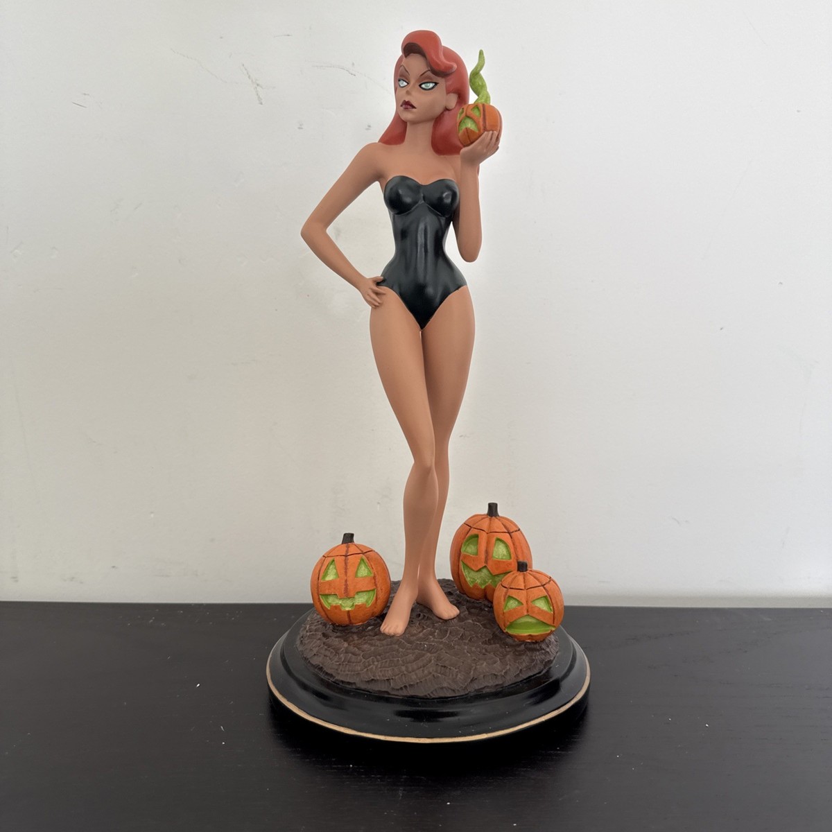 Poison Ivy Batman Animated Series “Almost Got Im” Statue Priemere