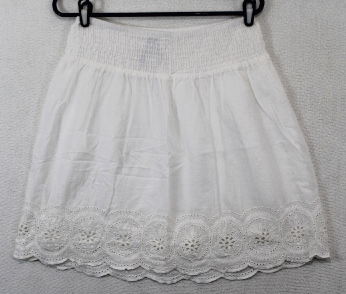Seraphine Size 6 White Lined Flare Skirt with Embroidered Eyelet Hem