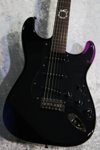 Fender FINAL FANTASY XIV STRATOCASTER E-Gitarre Nr. 712 - Bild 1 von 11