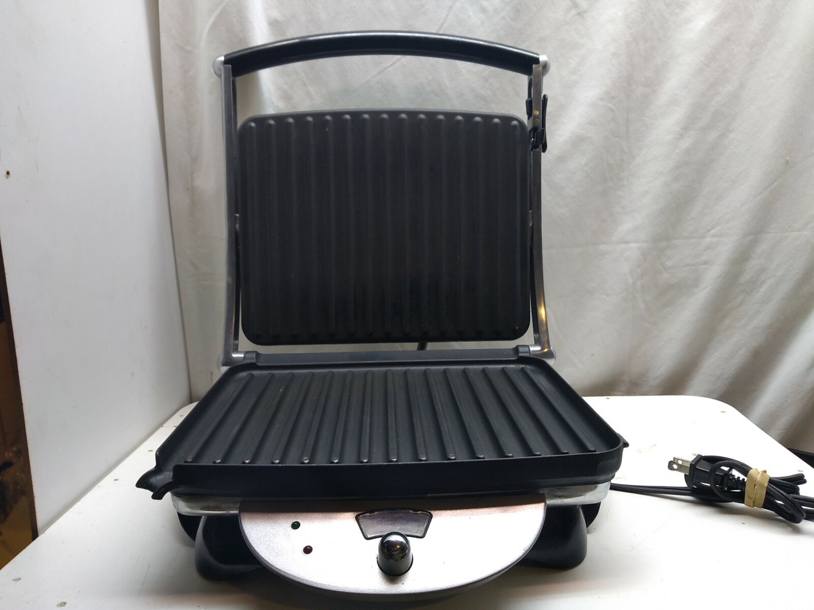 Delonghi 1500W Non Stick Indoor Tabletop Sandwich Panini Maker Meat