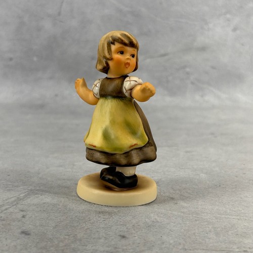 Vintage Hummel Figurine Goebel Spring Waltz Liesl 912/B Club Collection - Picture 2 of 18