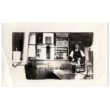 Early ROYAL No.10 TYPEWRITER Antique Photo Vtg Office Telephone Clerical Man thumbnail