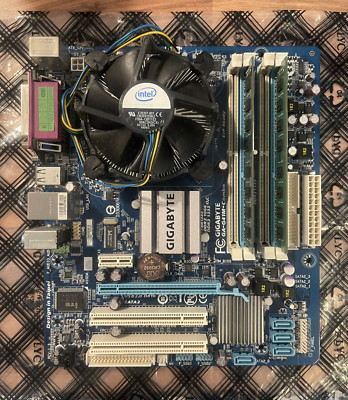 Mainboard-Bundle: Gigabyte GA-G41M-Combo + Intel Core 2 Quad Q8300 + 2x 4GB DDR3