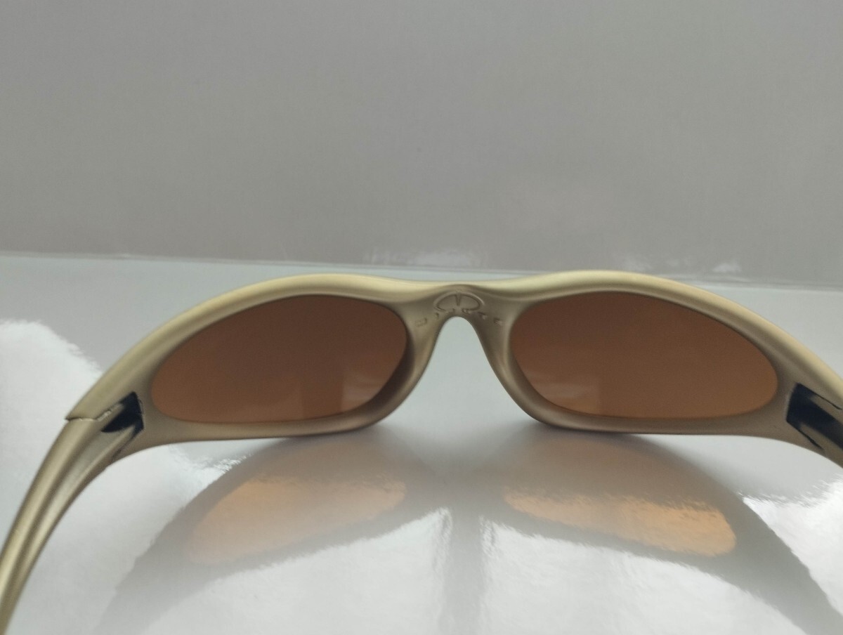 Oakley Minute Vintage SUnglasses Gold Color Frame Brown Oakley Minute Vintage SUnglasses Gold Color Frame Brown