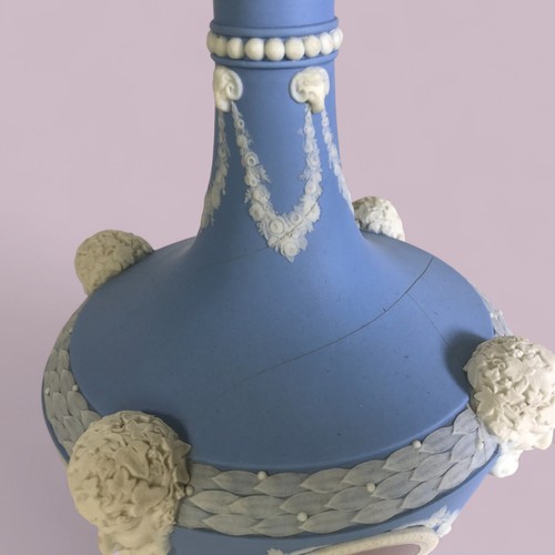 Pair of 19th C. Tricolor Pale Blue Wedgwood Jasperware - Picture 6 of 9