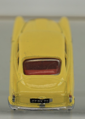 Corgi Toys 218 Aston Martin DB4 Yellow w Box Near Mint 1960 - Picture 5 of 15