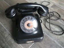 altes RFT Bakelit Telefon W 38 Dekoration schwarz mit W&auml;hlscheibe nur f&uuml;r Deko