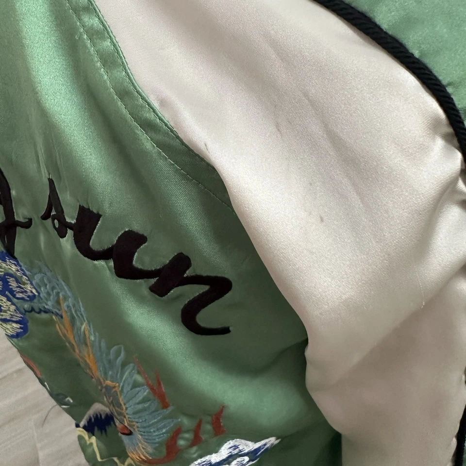 Chaqueta de bombardero Maison Scotch satinada crema verde menta bordado japonés talla pequeña Foto 3 de 4