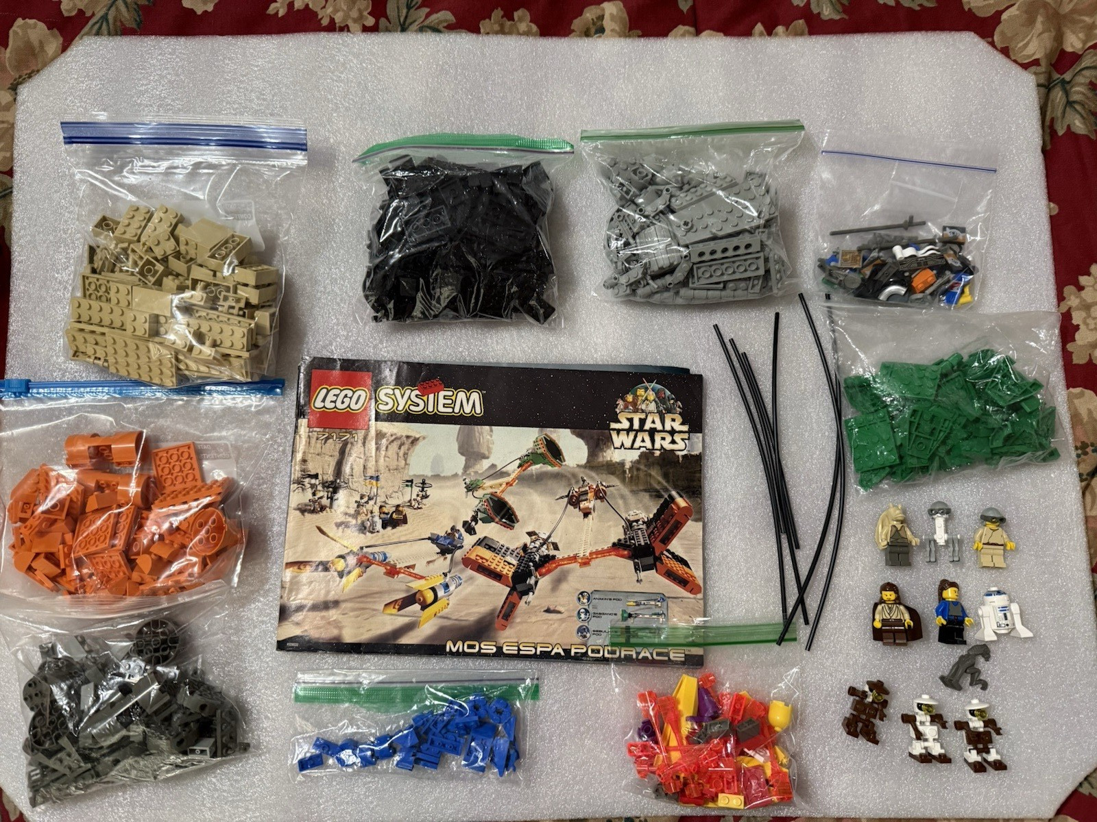 1999 LEGO 7171 STAR WARS MOS ESPA PODRACE 100% COMPLETE  With MANUAL  MINIFIGS
