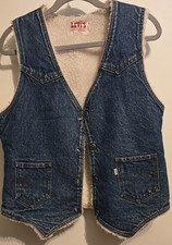 Vintage Levi's Vest Sherpa Lined Sze M Button Front Snap Closure Pockets US Blue