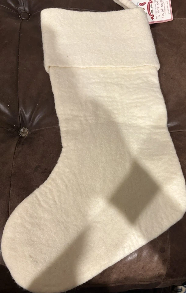 Medias de Navidad de terciopelo con cuentas adornadas Pottery Barn copo de nieve Foto 4 de 4