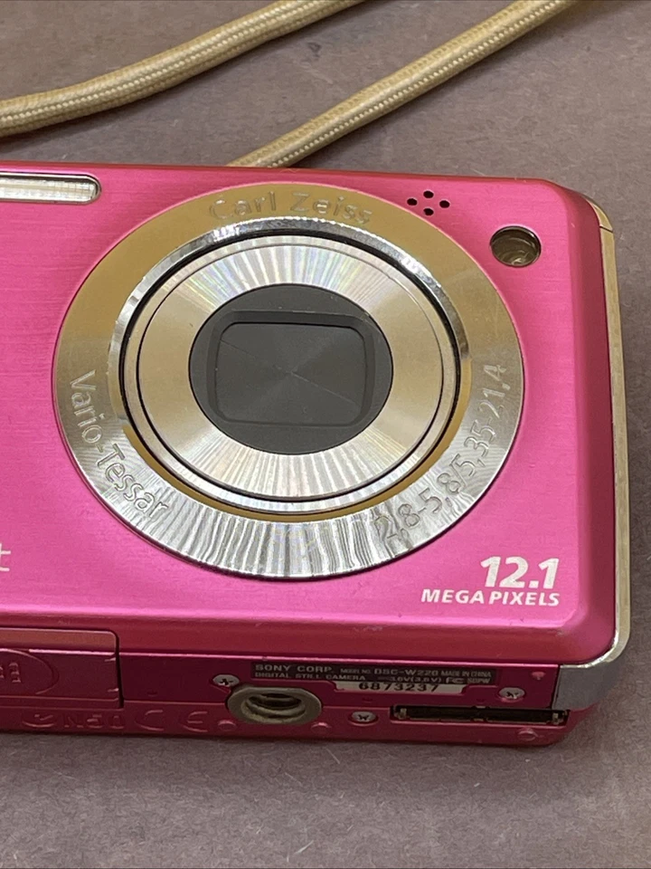 Vintage Sony Cyber-shot DSC-W220 Pink Digital Camera 12.1MP! - Image 2 of 4