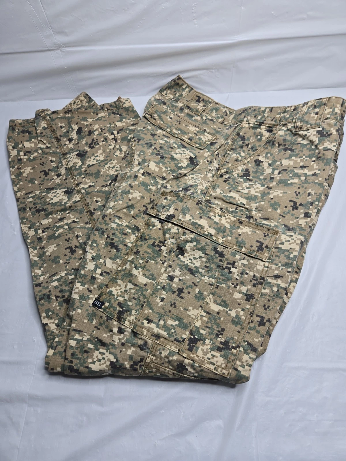 5.11 Tactical Series Cargo Pants 74003 Digital Camo Size 35 1/2 -39 Long