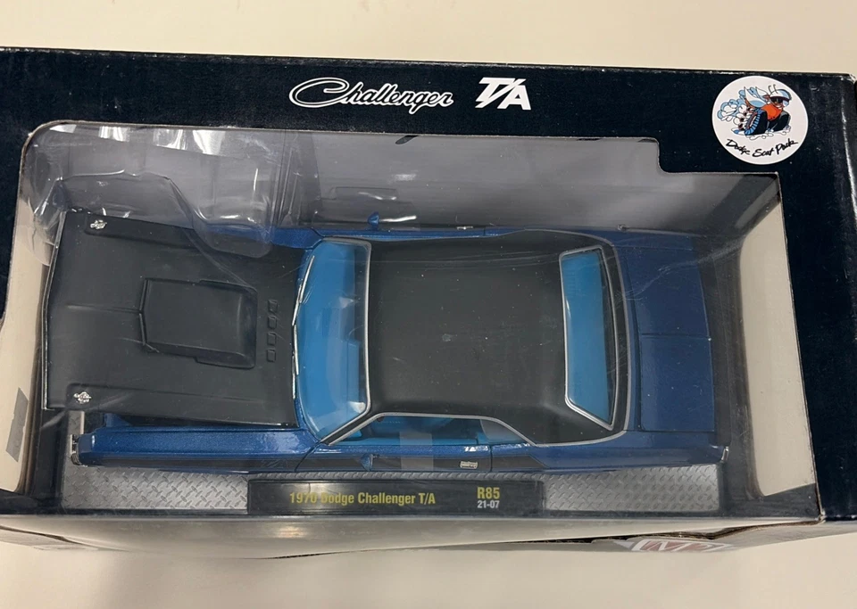 NIB M2 Machines 1970 Dodge Challenger R85 40300 Diecast Model Car 1/24 Scale - Image 2 of 4