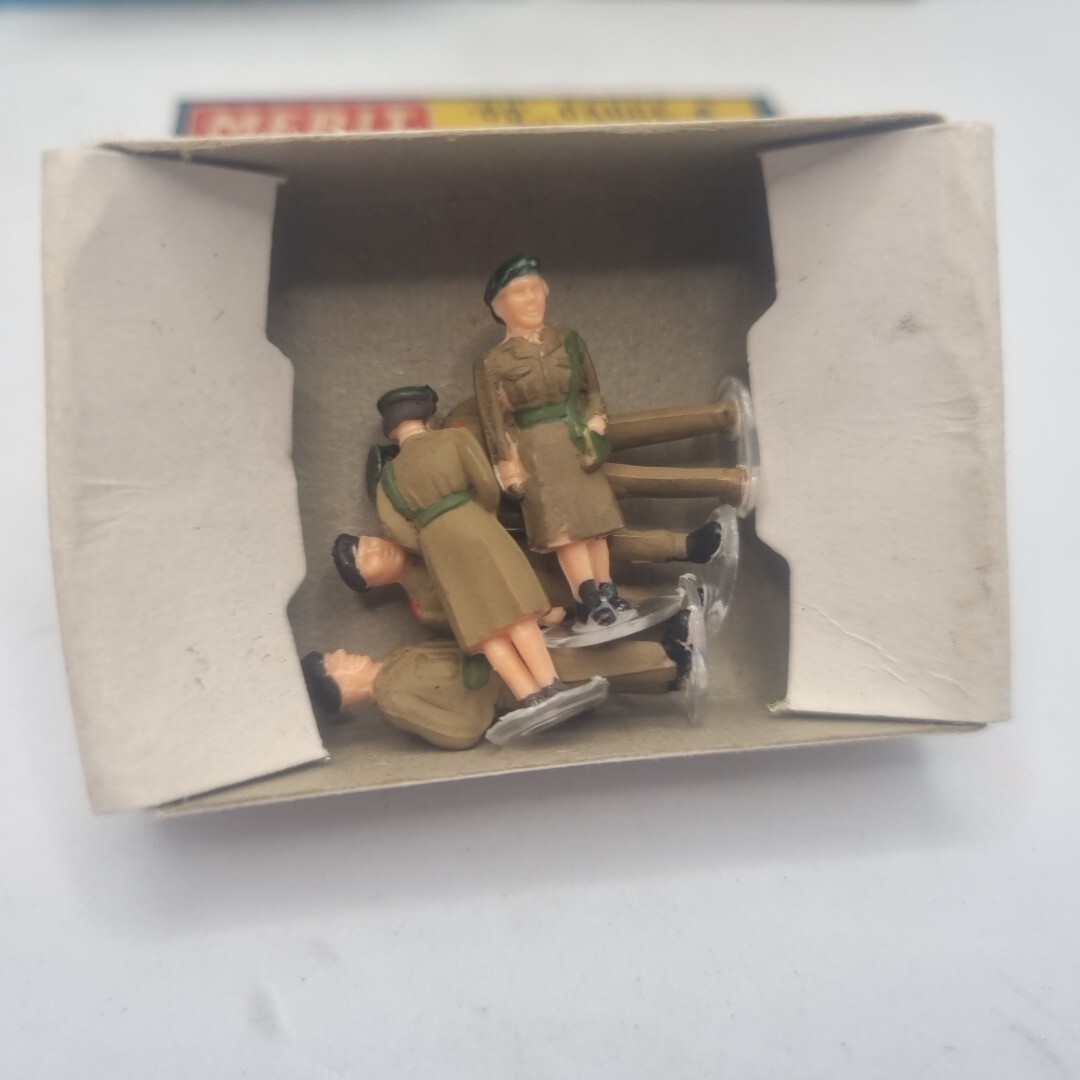 6X VINTAGE MERIT OO GAUGE STATION ACCESSORIES FIGURES & TRACKSIDE ITEMS