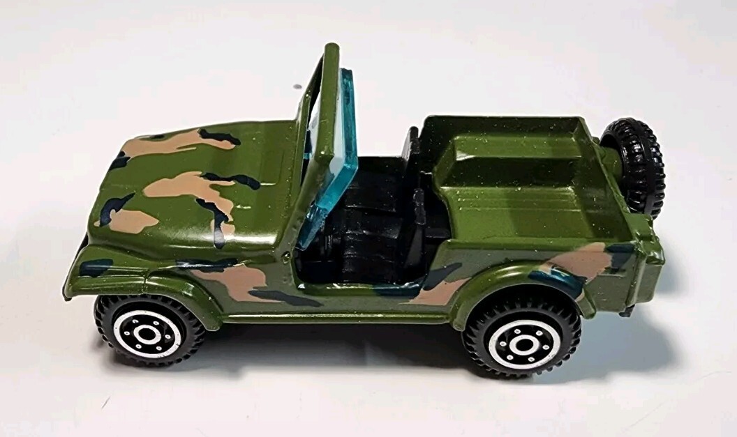 Vintage Yatming #1608 Green Camouflage Jeep CJ-7 1/64