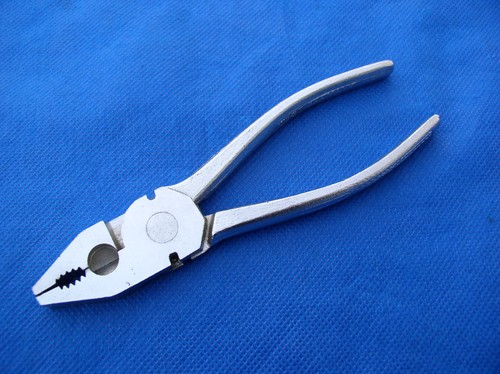 Alicates combinados Hapewe Mercedes W124 herramienta de a bordo 160 mm alicates Mercedes Tool kit - Imagen 2 de 4