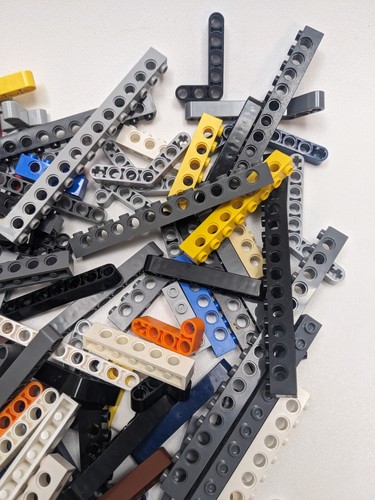 175pcs LEGO TECHNIC Studed Bricks & Liftarms Mix Bulk Lot 1x3 1x4 1x6 1x8 1x10+ - Picture 5 of 8