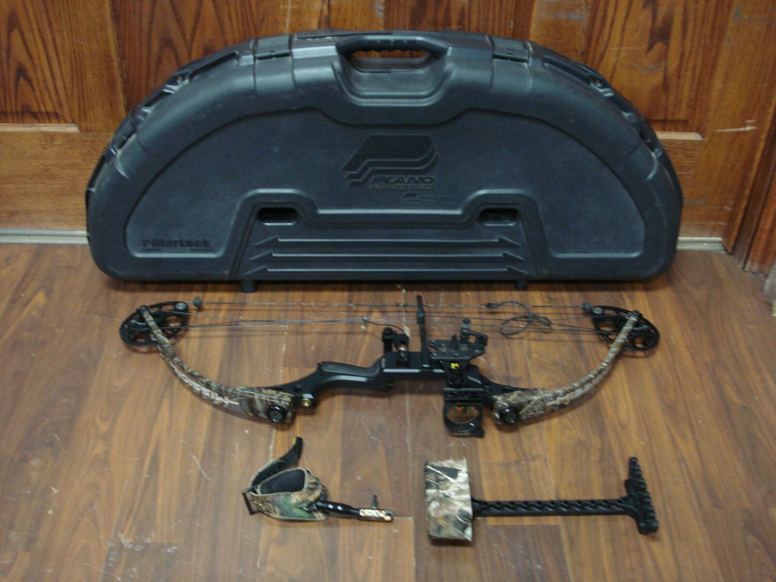 MISSION BY MATHEWS UX2 RIGHTHANDED COMPOUND BOW WITH CASE eBay