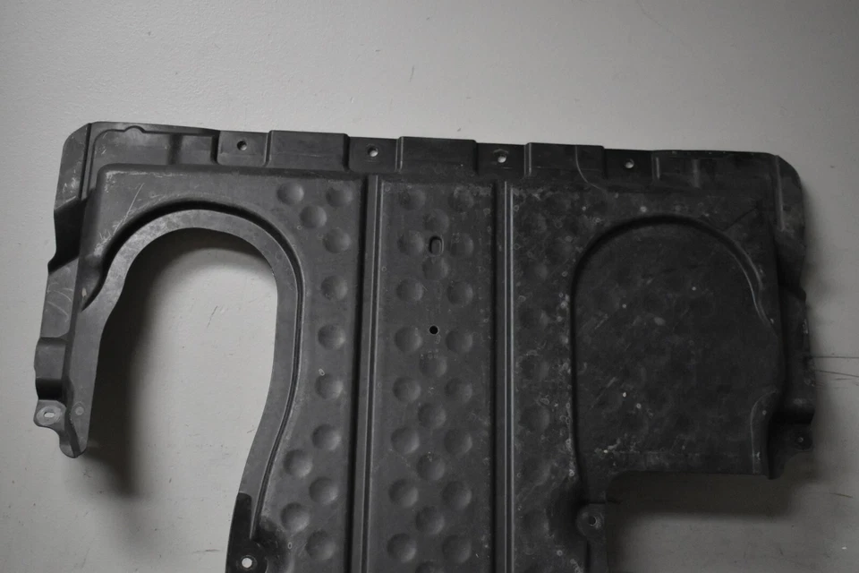 Mercedes Benz GLC 43 AMG 2017-2021 cubierta del motor OEM de fábrica Foto 2 de 4