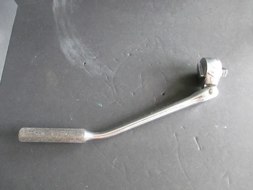 Vintage CHAMPION PLUG MASTER II Ratchet 3/8” Drive CT451 Off-Set Handle     A5